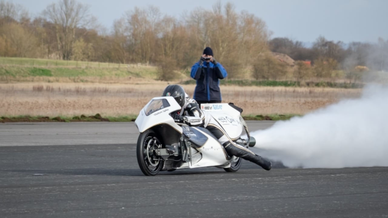 El creador espera que la moto rompa el récord mundial.