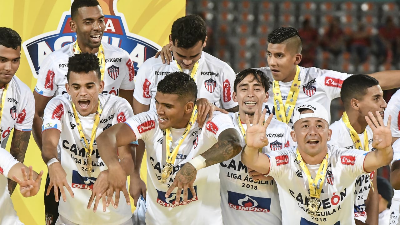 Rafa Pérez celebrando el título del Junior de Barranquilla en 2018, al lado de Luis Díaz.