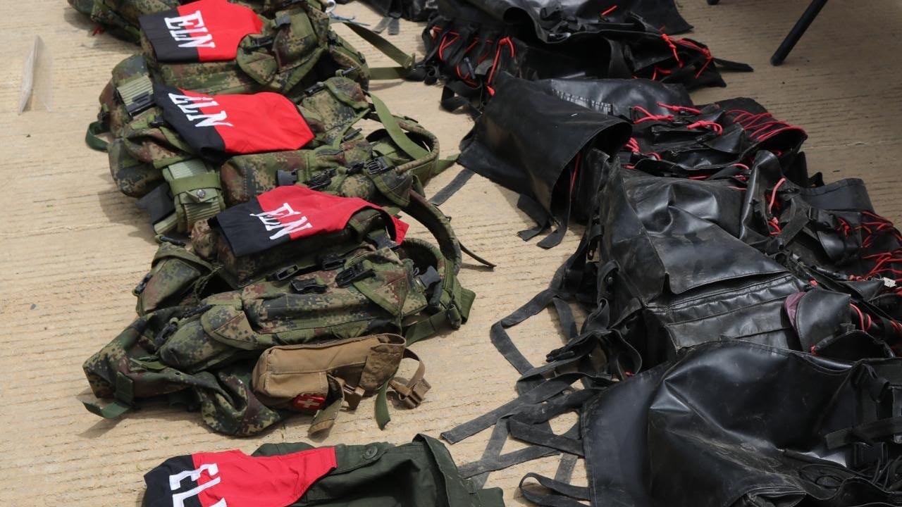 La operación dejó dos presuntos guerrilleros del ELN muertos y la incautación de 1.5 toneladas de explosivos.