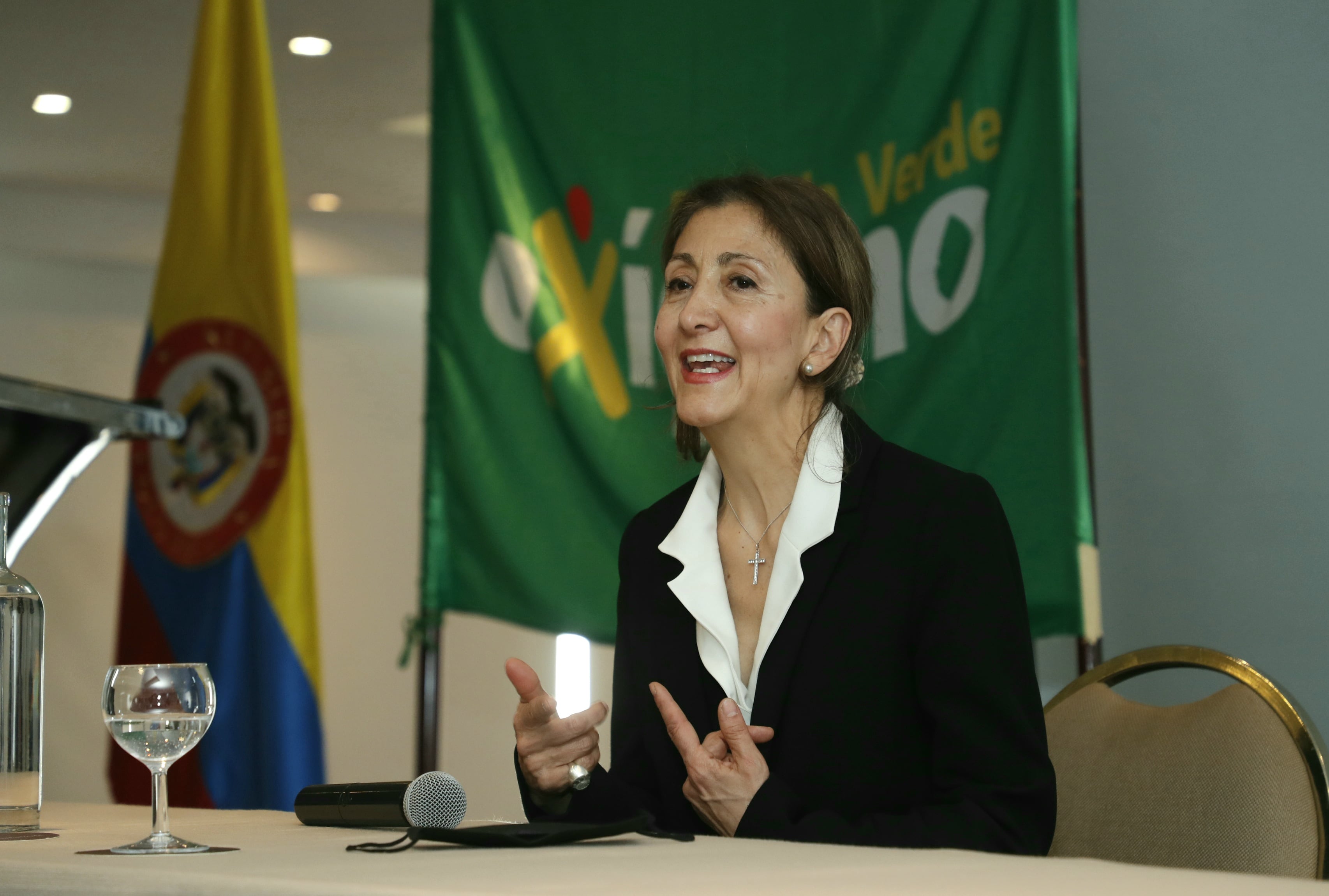 Ingrid Betancourt candidata a la presidencia Partido Verde Oxigeno 
Jhon Frank Pinchao