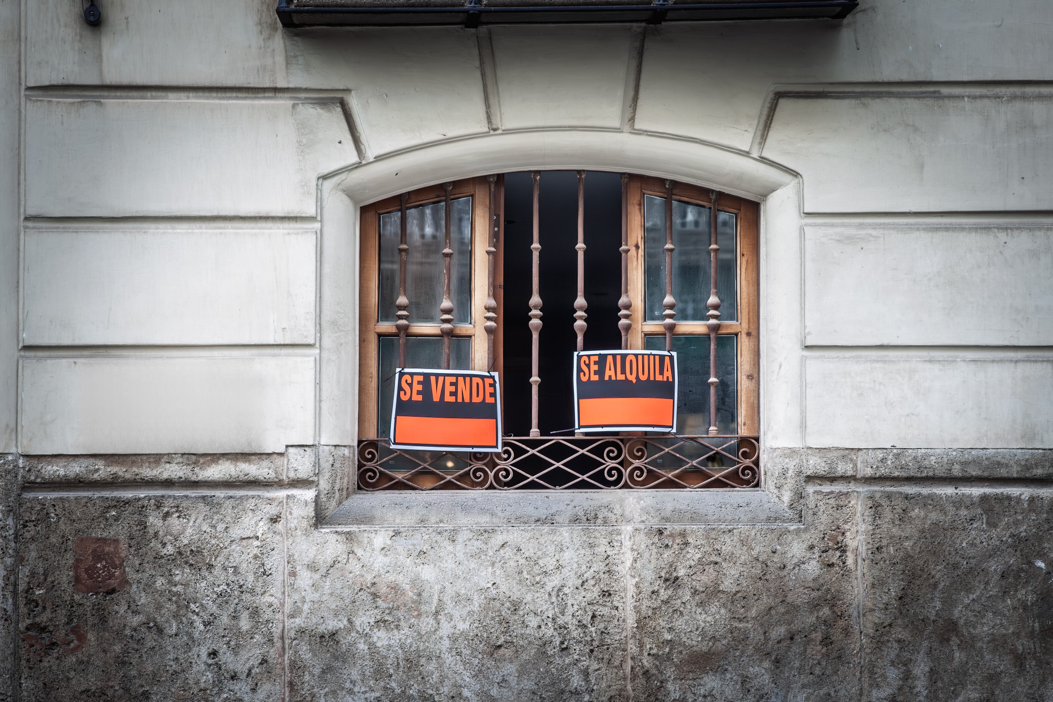 El costo promedio de un alquiler en España es de 1.500 euros al mes.