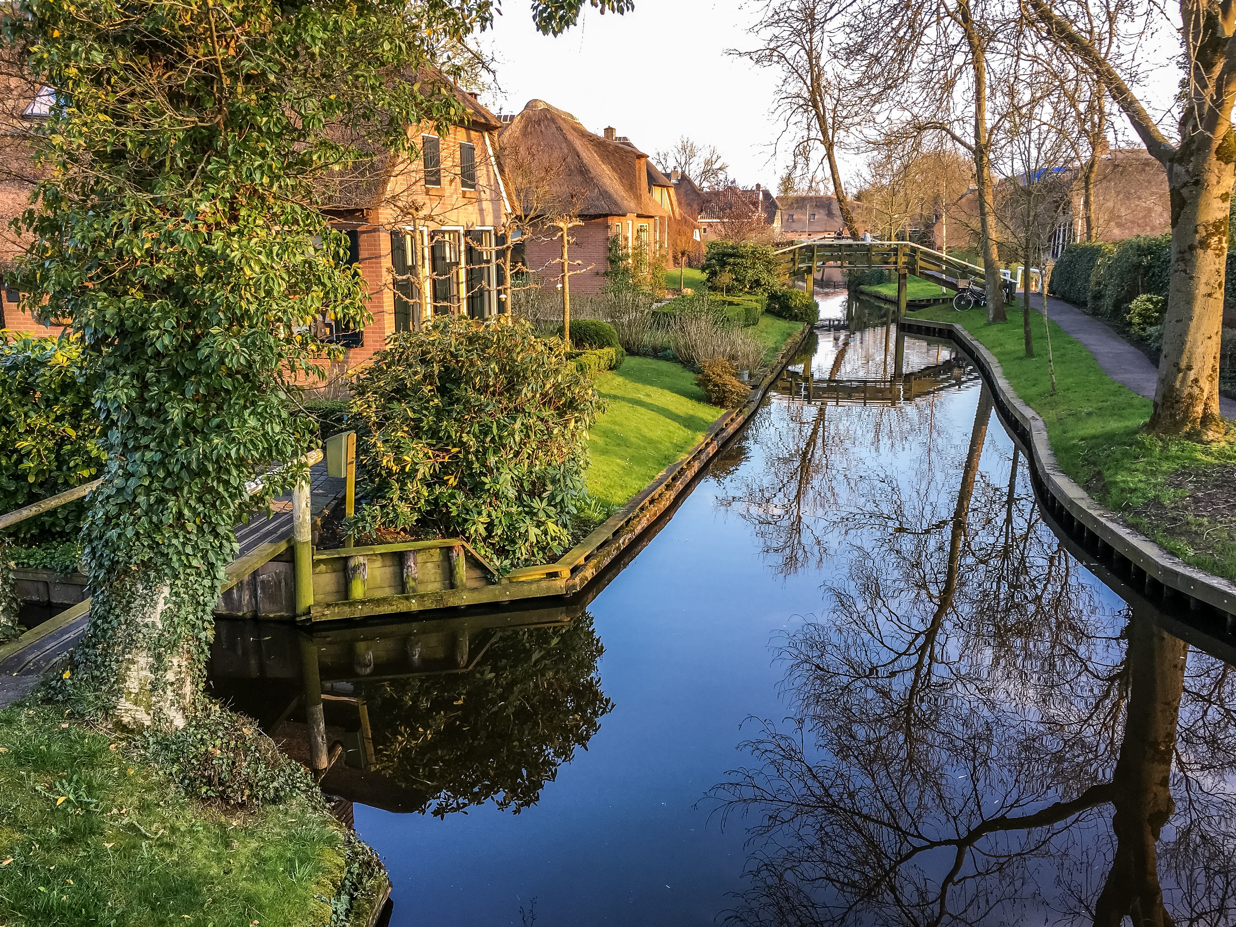 Giethoorn es considerada como la Venecia de Países Bajos.