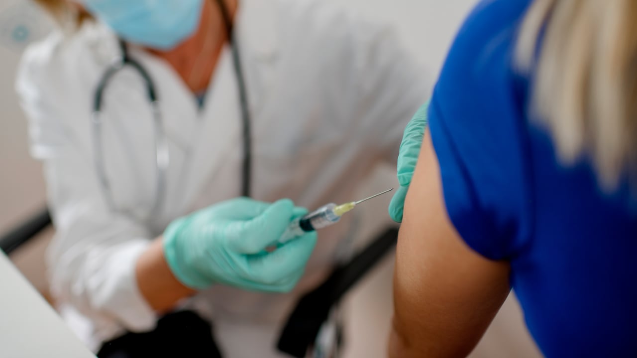 “No podemos ignorar que todavía tenemos 224 millones de personas en nuestra región que no han recibido una sola dosis de vacunas contra la covid-19″, enfatizó la directora de la OPS, Carissa Etienne.