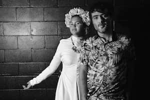 Li Saumet y Simón Mejía, de Bomba Estéreo, hablan en este nuevo episodio del pódcast Historia de un clásico sobre el nacimiento de Fuego.