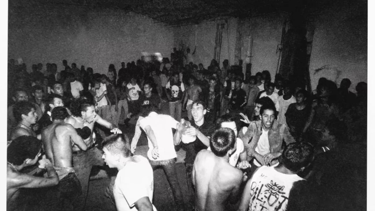 'Digna Rabia', la nueva exposición que inaugura el 26 de marzo en el Museo de Arte Miguel Urrutia – MAMU del Banco de la República, propone una lectura de esta emoción a partir de las imágenes, entendiéndola como una potencia creadora.