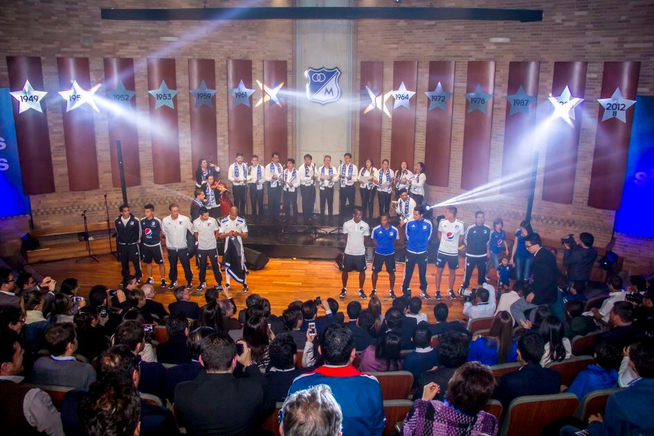 Adidas presentó la nueva colección de ropa deportiva que lucirá Millonarios.  Foto: Carlos Bernate/SEMANA 
