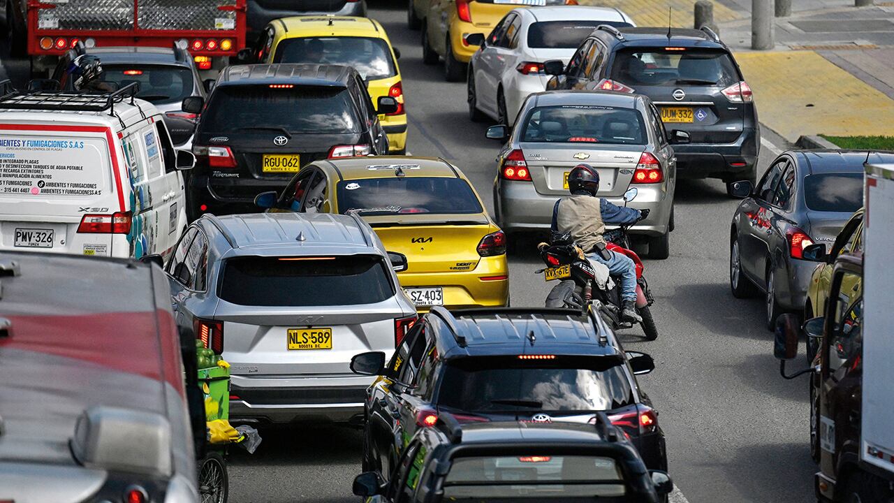 Este lunes 13 de abril de 2026, la restricción de pico y placa en Bogotá aplicará a los vehículos particulares cuyas placas terminen en 6, 7, 8, 9 y 0.