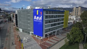 MedPlus Medicina Prepagada implementó en Bogotá el Complejo Clínico Azul CIMA, un espacio que combina servicio preferencial, hotelería clínica VIP, especialistas de alto nivel, tecnología e infraestructura.
