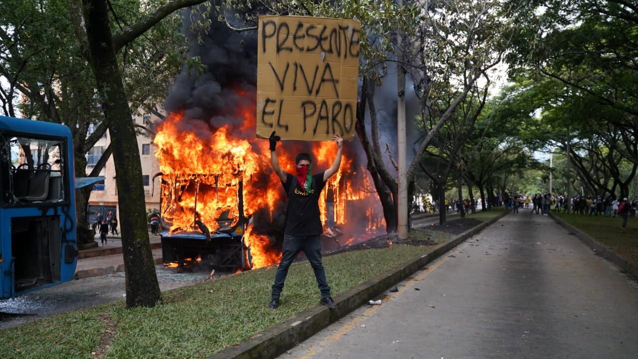 Las protestas de 2021 dejaron graves secuelas en la infraestructura de Cali, además, se registraron delitos como homicidios, secuestros, torturas y desaparición forzada.