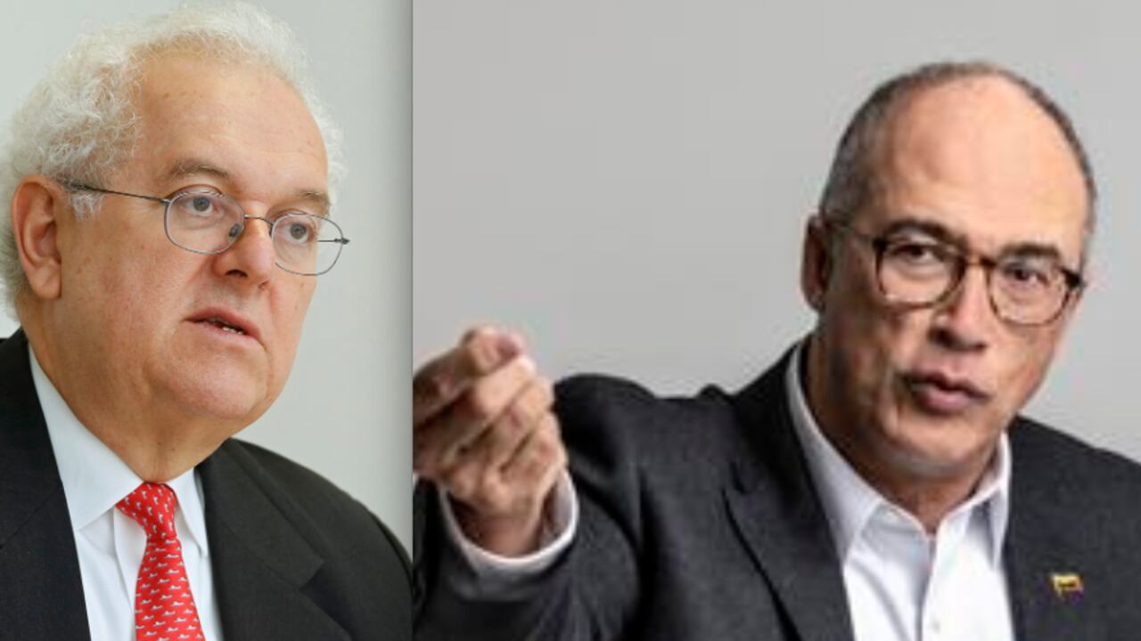 El ministro José Antonio Ocampo, y Juan Carlos Echeverry, exministro de Hacienda.