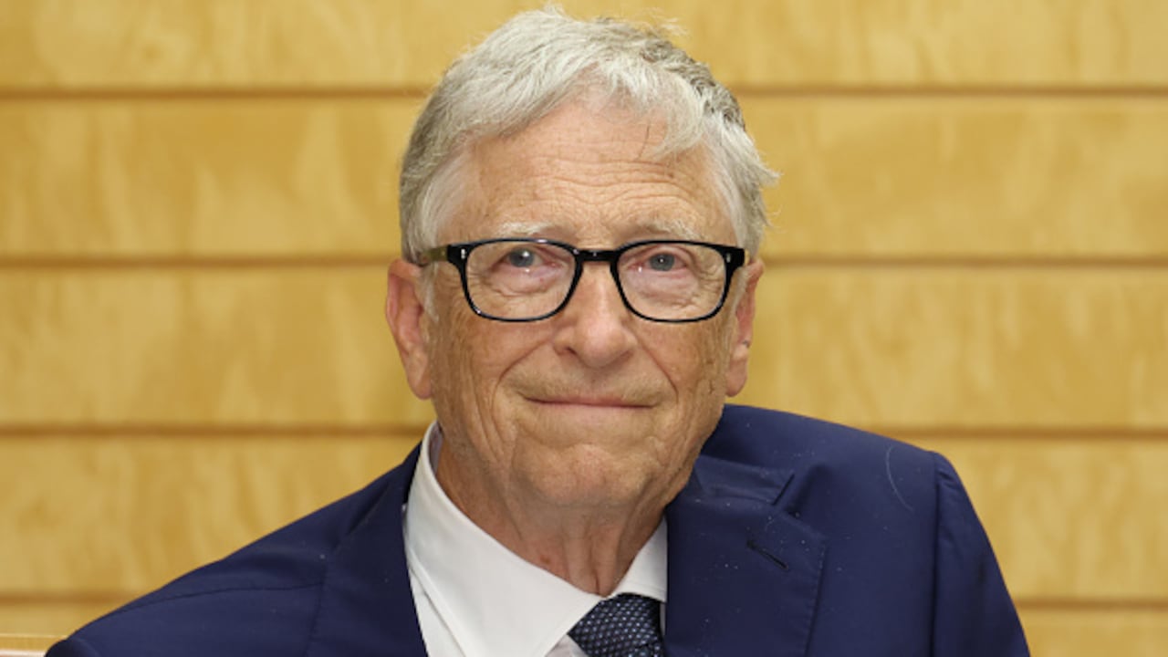 Esto es lo que piensa Bill Gates sobre el impacto de la inteligencia artificial en el empleo.