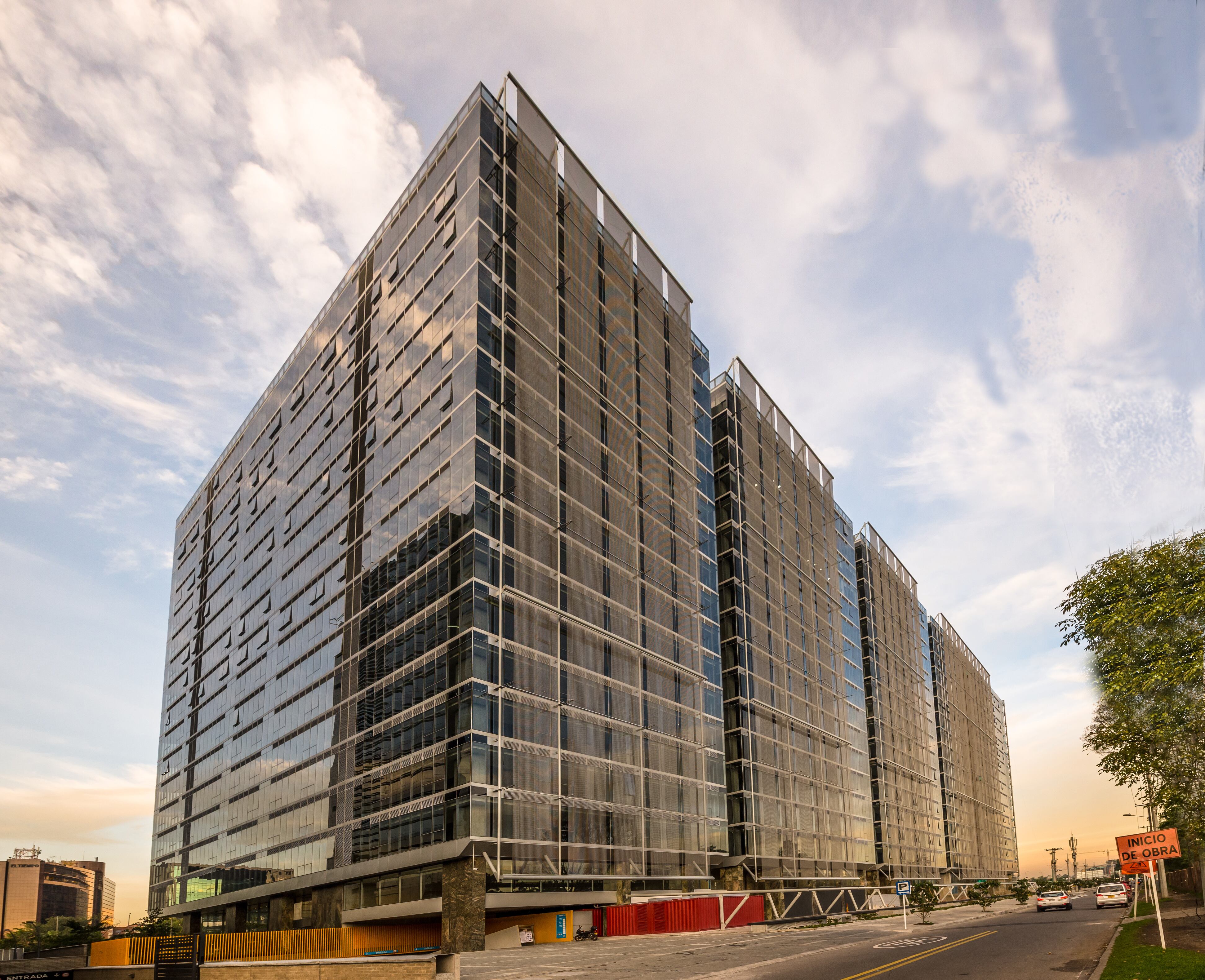 Centro Empresarial Elemento, con certificación LEED Platino, donde Pei es propietario de la torre Fuego.