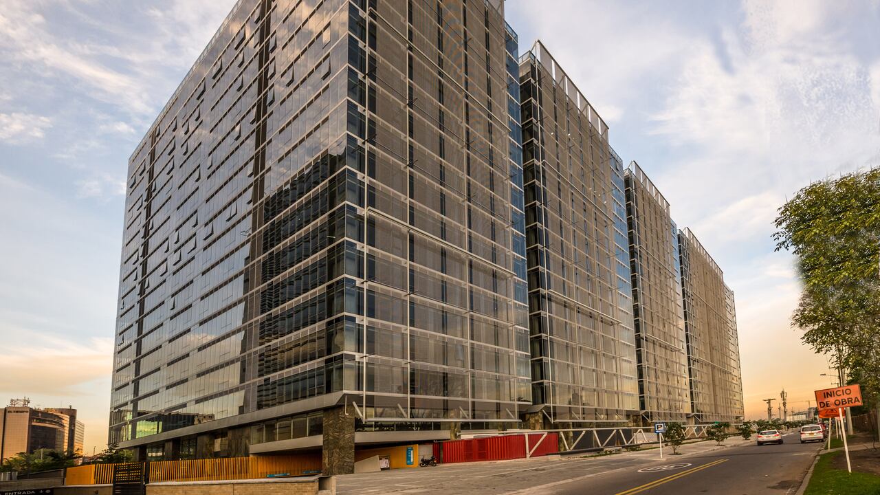 Centro Empresarial Elemento, con certificación LEED Platino, donde Pei es propietario de la torre Fuego.