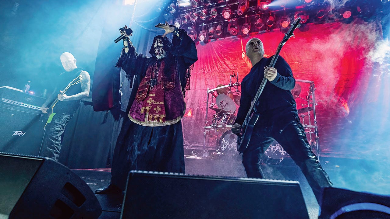 Mayhem versión 2025 es Attila Csihar (voz), Necrobutcher (bajo), Hellhammer (batería),  Teloch y Ghul (guitarras abrasivas). Y a Bogotá vienen invitados Manheim y Messiah.