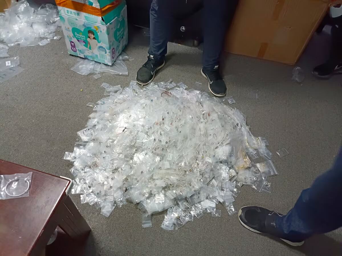 Pandora y Amazon han unido fuerzas para poner fin a una sofisticada red de falsificación de joyas que operaba en nueve países europeos