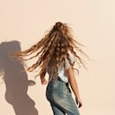 El cabello se puede quebrantar si no se cuida. Foto: Getty Images.