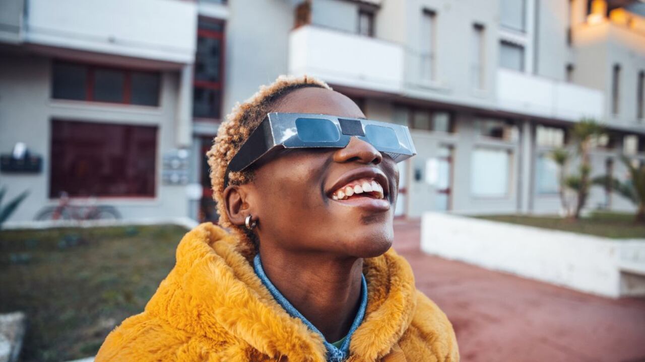 Lo que no se debe hacer durante el eclipse solar.