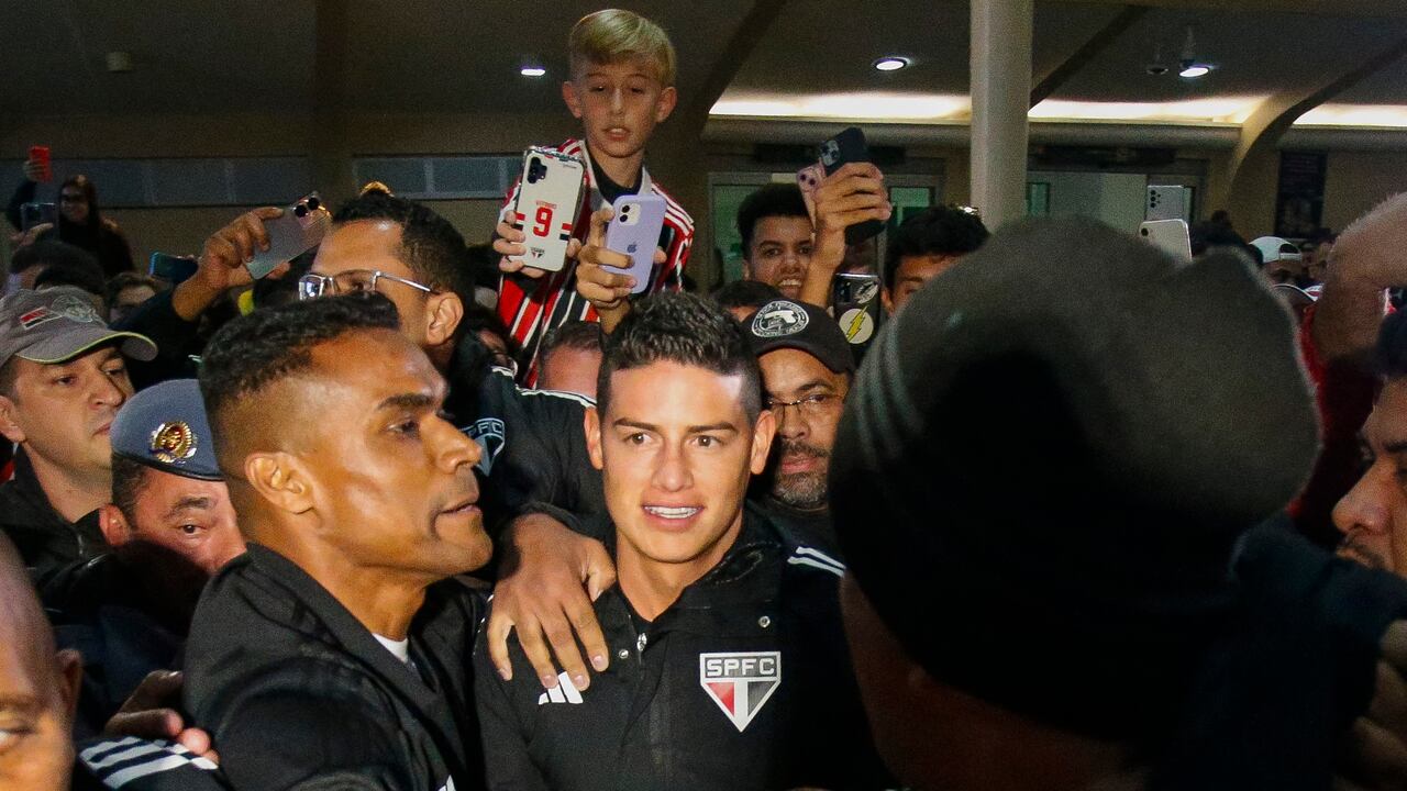 James Rodríguez en su llegada a Sao Paulo.