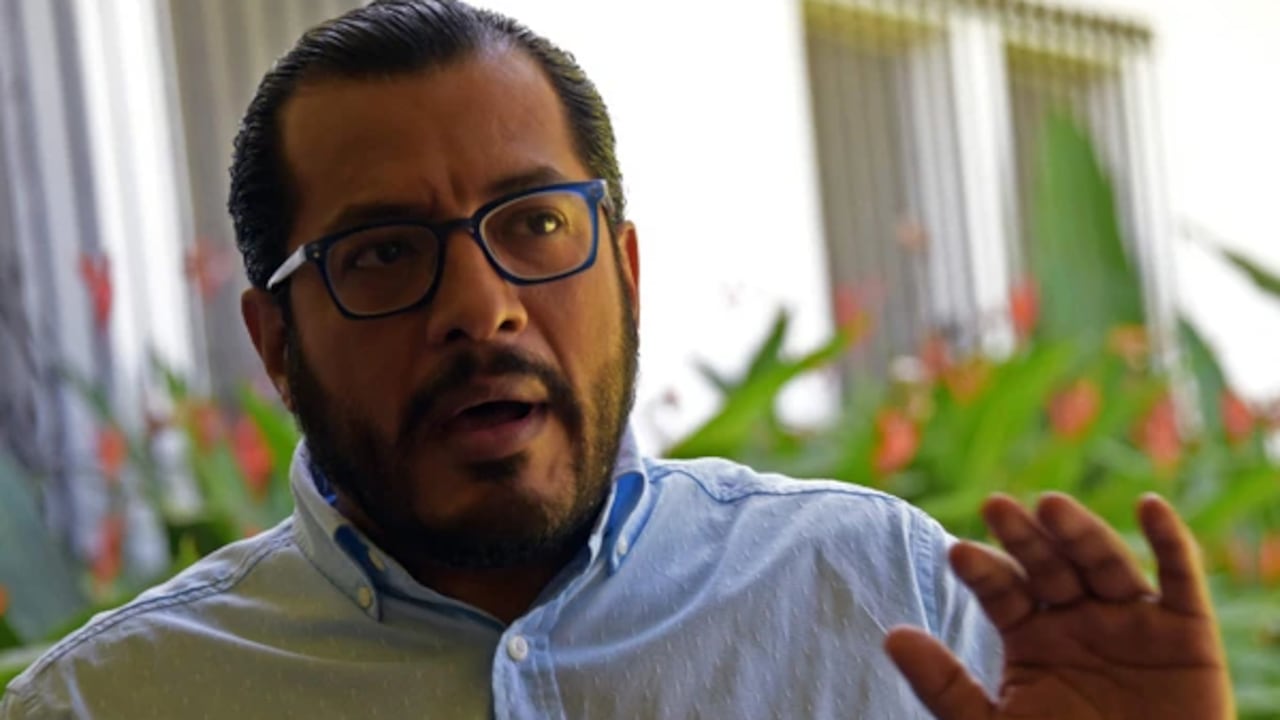 El precandidato nicaragüense Félix Maradiaga habla durante una entrevista con SEMANA