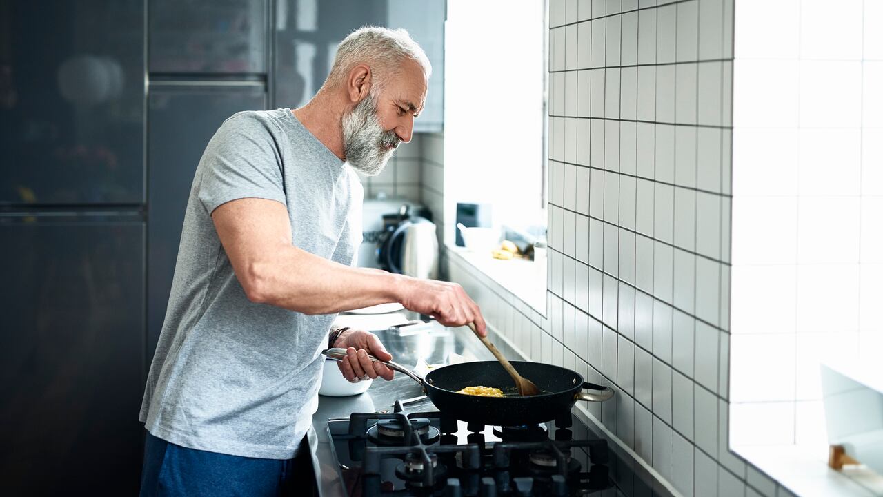 Se explora la respuesta a cómo ablandar los calamares antes de freírlos.