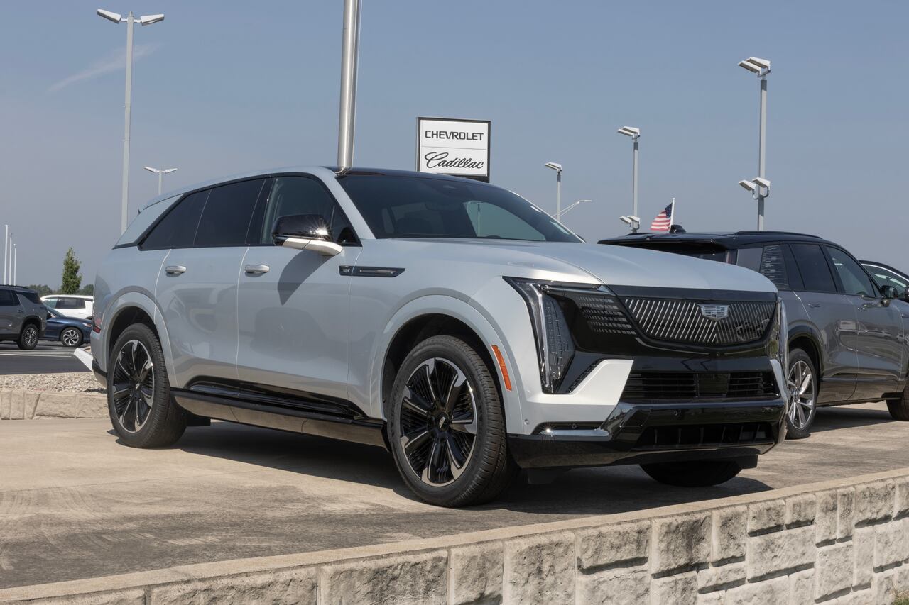 El lujo sigue siendo una prioridad para la línea eléctrica de Cadillac, como la Escalade IQ.