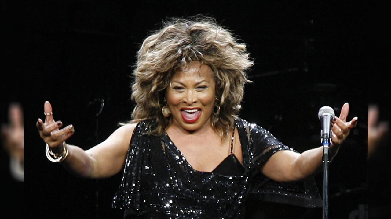 Archivo de Tina Turner durante un concierto en Colonia, Alemania, el 14 de enero de 2009.