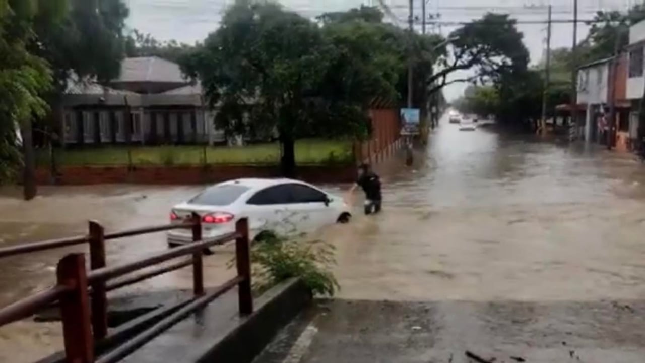 El Cuerpo de Bomberos de Cúcuta atiende las emergencias.