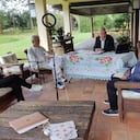 Encuentro entre Uribe y el padre De Roux