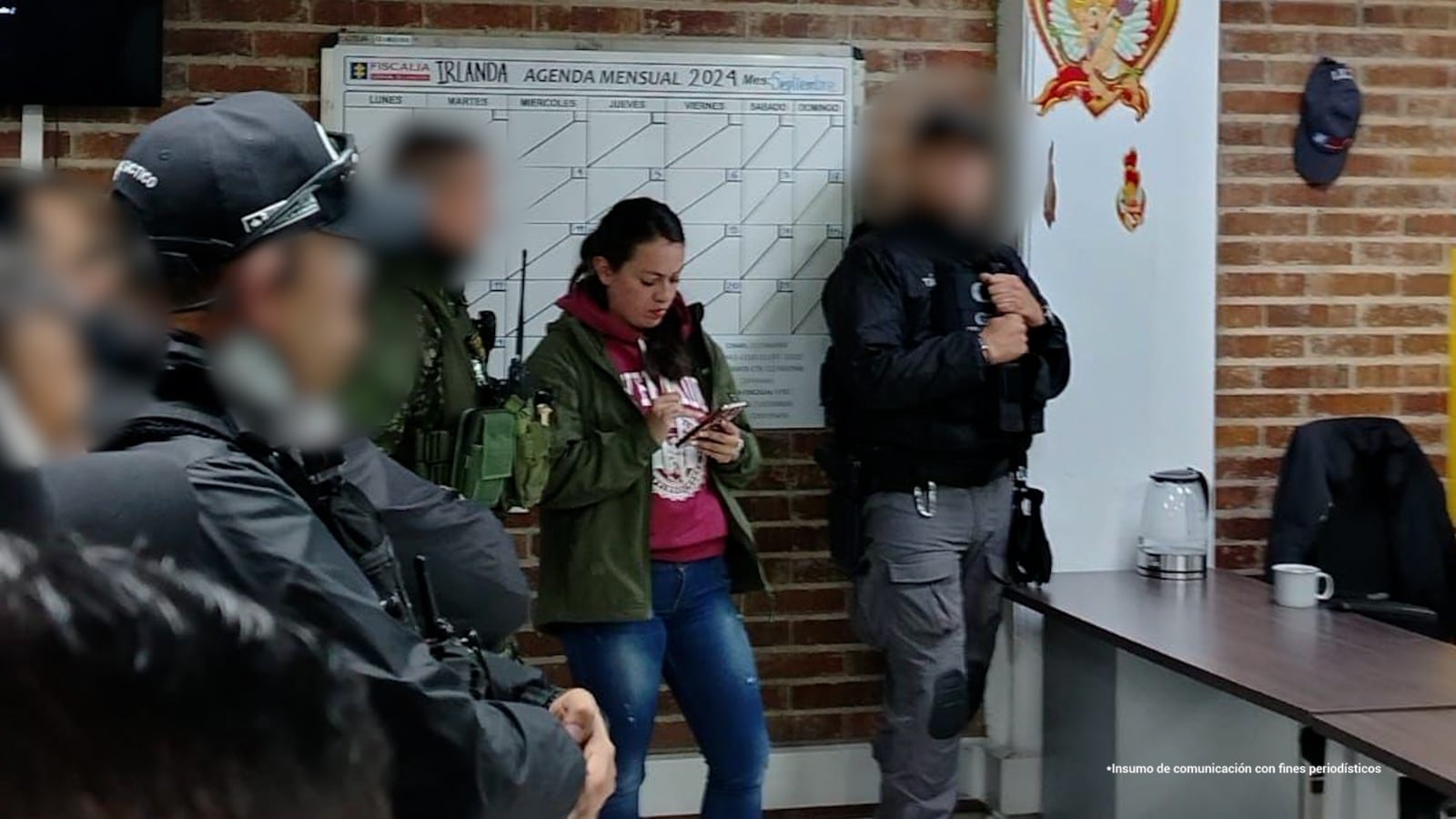 Fiscalía reveló imágenes de la falsa capitán de la Policía que tenía acceso a información de seguridad presidencial.