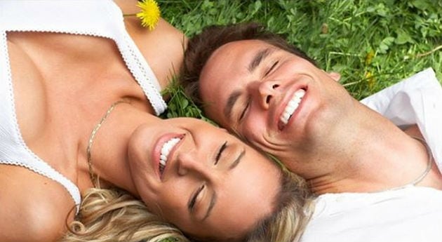 Hombre y mujer amigos