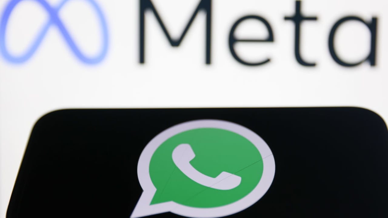 Meta AI está disponible en varias aplicaciones de Meta, como WhatsApp, Messenger, Instagram y Facebook.