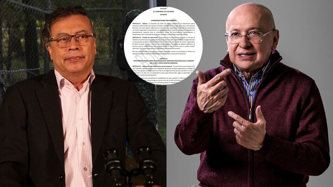 El presidente Gustavo Petro, su ministro de Justicia, Eduardo Montealegre y el borrador del decreto de la Paz Total.