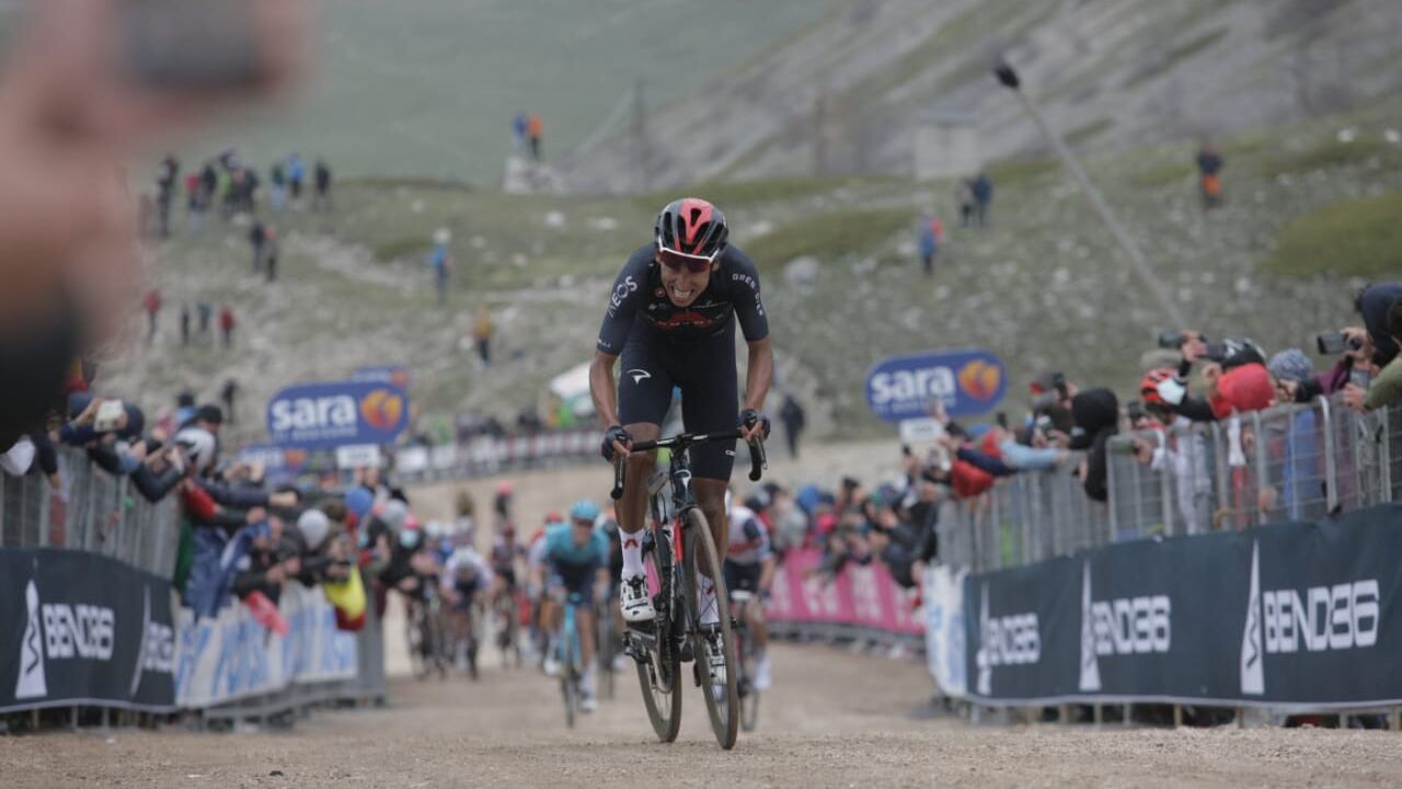 Egan Bernal lider del Giro