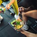 Una alimentación balanceada ayudará a prevenir varias enfermedades que suelen presentarse cuando la persona envejece.