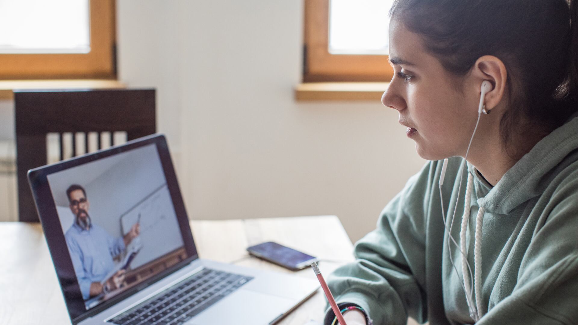 En su primer año, la pandemia golpeó a las universidades y se registró una reducción importante de matrículas en el país.