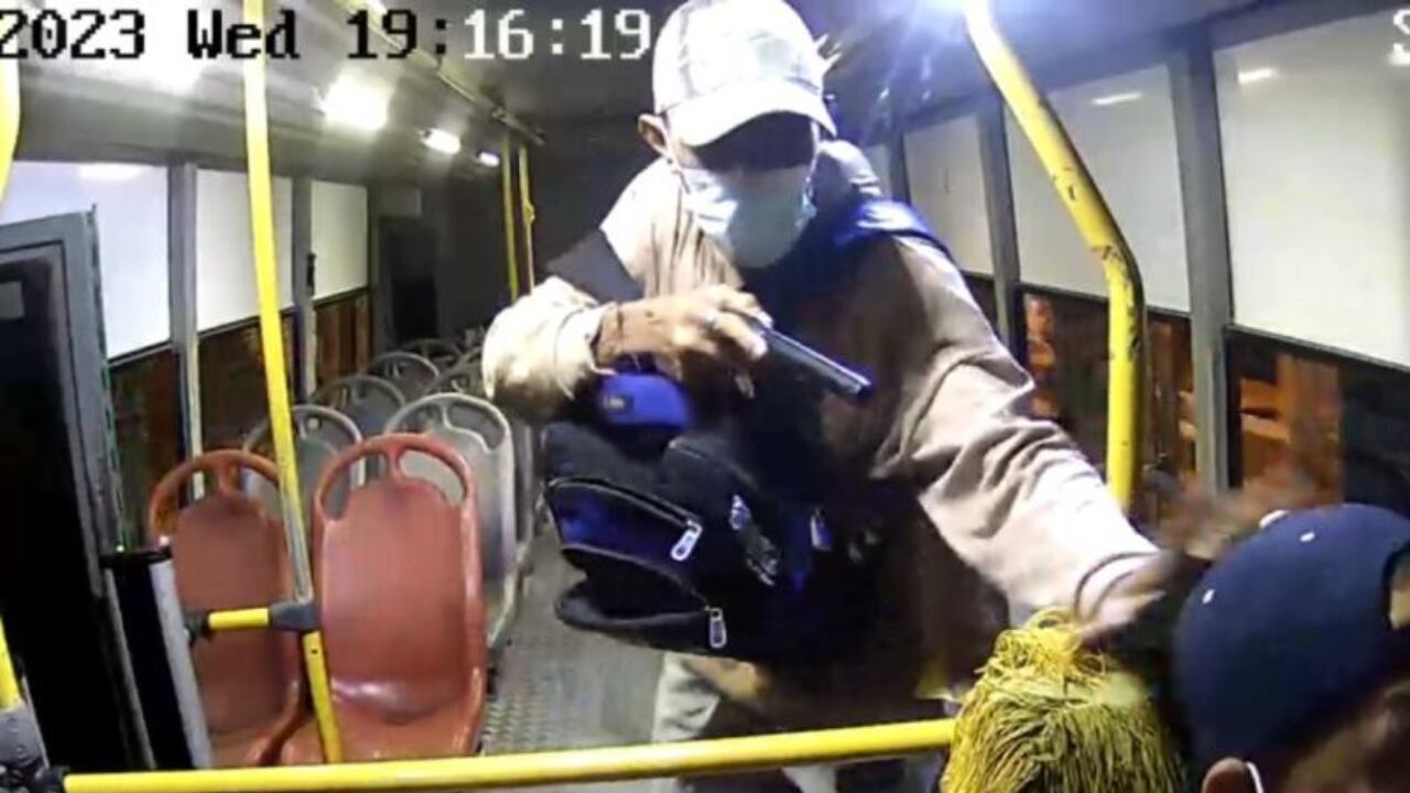 Video | ‘Don Ramón’ atacó de nuevo: el ladrón armado sigue haciendo de las suyas en los buses de Barranquilla