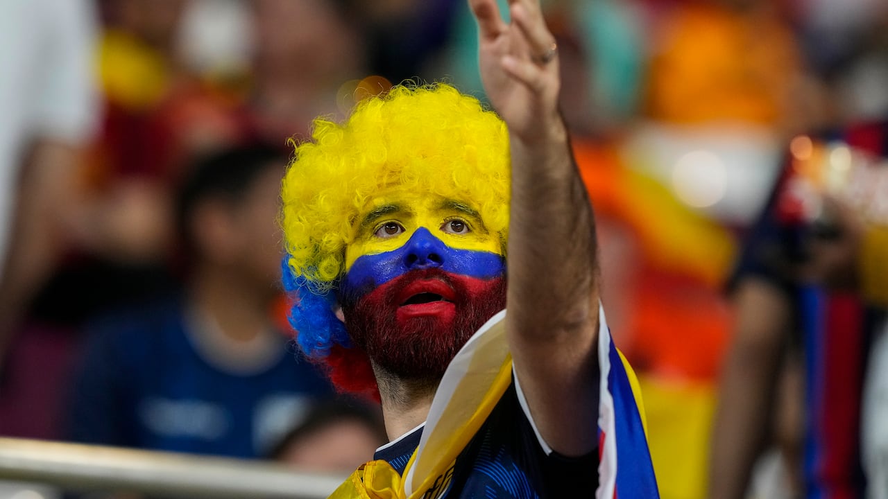 En este 2022 la fiesta mundialista del fútbol se desarrolla en Qatar, una nación con una cultura muy diferente a la occidental. (AP Photo/Martin Meissner)