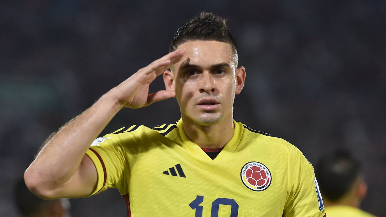 Colombia's forward Rafael Santos Borre celebrates after scoring a penalty during the 2026 FIFA World Cup South American qualifiers football match between Paraguay and Colombia at the Defensores del Chaco stadium in Asuncion on November 21, 2023. (Photo by NORBERTO DUARTE / AFP)