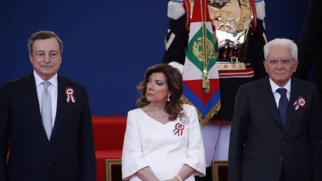 Sergio Mattarella se negó a aceptar renuncia del primer ministro de Italia.