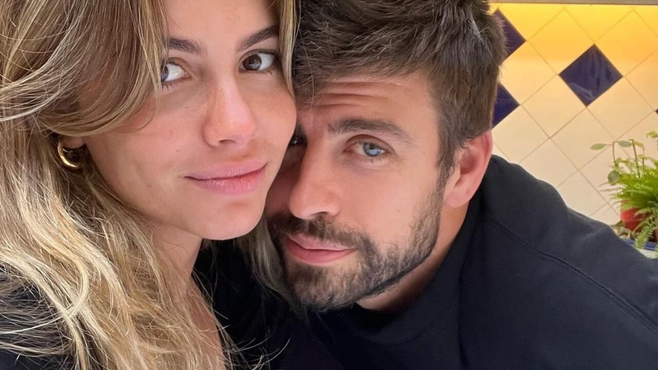 El exfutbolista habría publicado una imagen en su Instagram oficializando su relación.