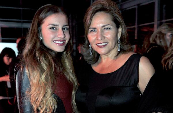 Sarah McKinley y Fátima McKinley.