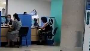 usuaria de air-e llora en Barranquilla por alto costo de factura