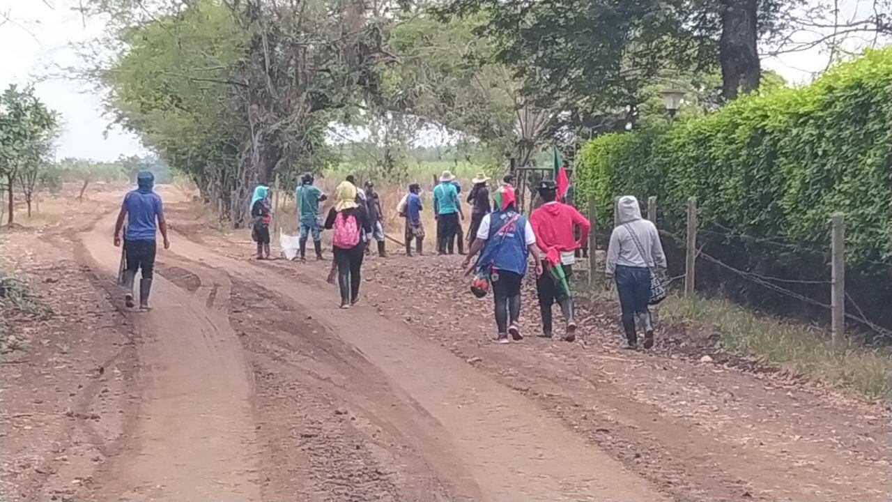 Los indígenas siguen pasándose 'por la faja' los llamados del Gobierno sobre no invadir la propiedad privada.