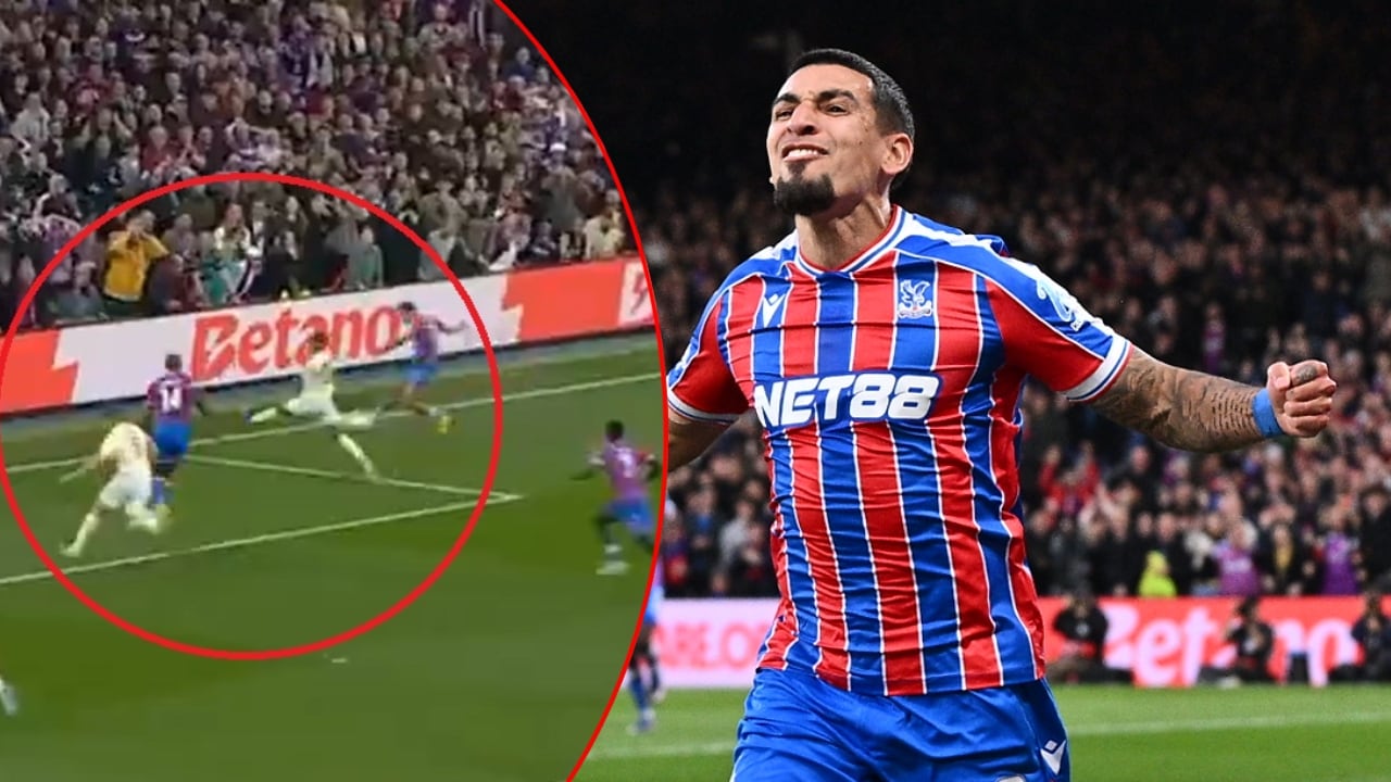 Momento de la jugada de Daniel Muñoz