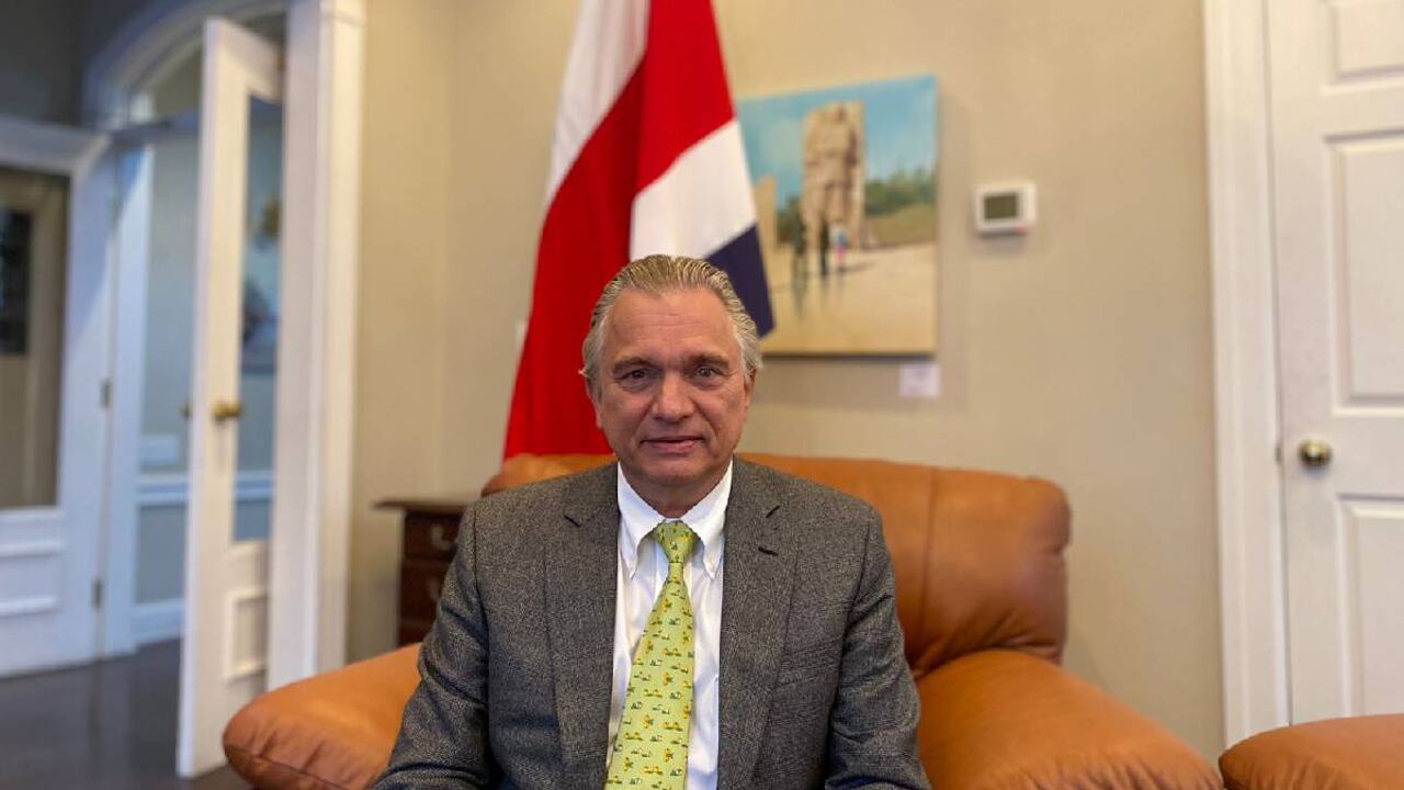 Semana habló con el Ministro de Relaciones Exteriores de Costa Rica sobre la crisis migratoria y los derechos humanos en la región