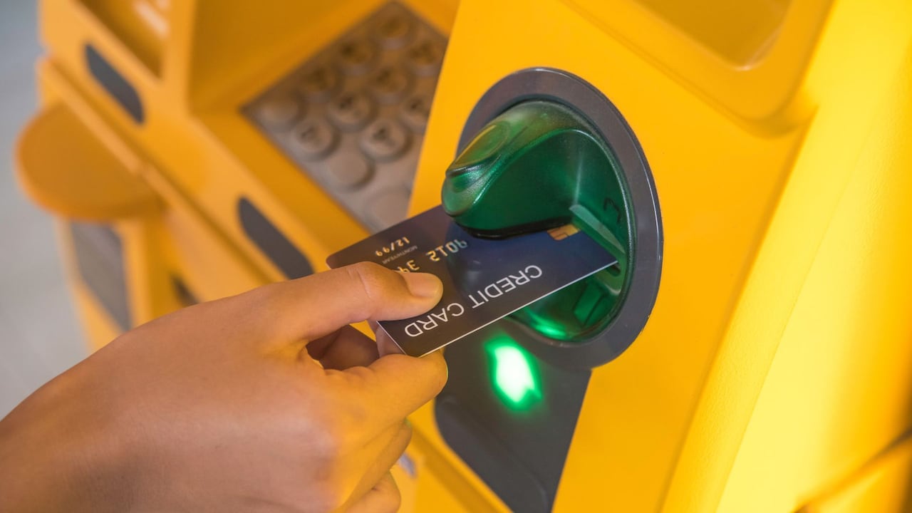 Los cajeros automáticos pueden ser alterados por ciberdelincuentes astutos.