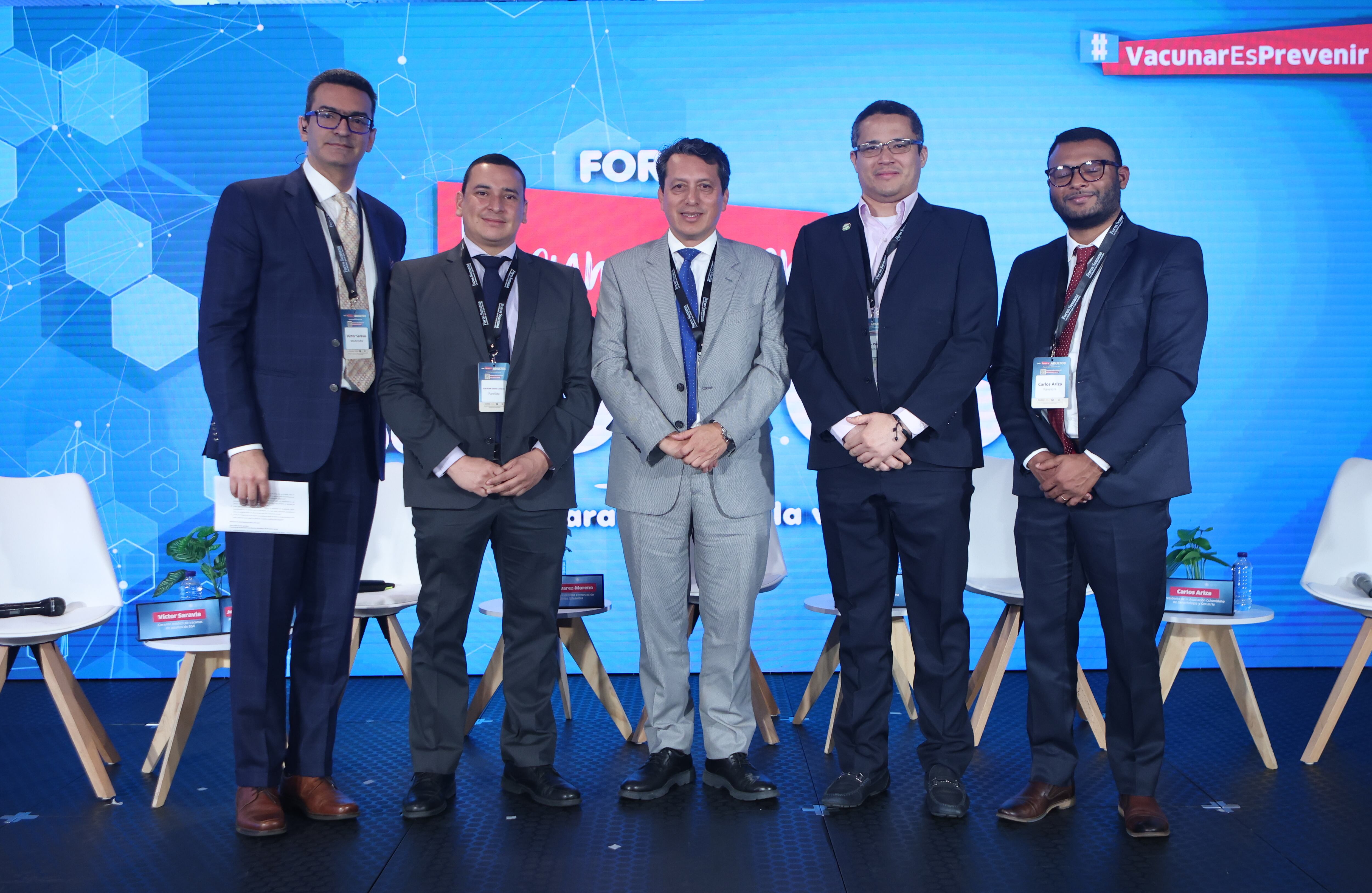 Foro ‘Vacunación en adultos: prevenir para priorizar la vida’
Jueves 3 de julio de 2025

PANEL | Vacunación en adultos: ¿por qué es un asunto vital?
Juan Pablo Osorio Lombana
Presidente de la Asociación Colombiana de Infectología -ACIN Capítulo central
Carlos Álvarez-Moreno
Vicepresidente científico e innovación de la Clínica Colsanitas
Homero Puello
Presidente de la Asociación Colombiana de Medicina Interna (ACMI)
Carlos Ariza
Presidente de la Asociación Colombiana de Gerontología y Geriatría
Modera: Víctor Saravia
Gerente médico de vacunas de adultos de GSK