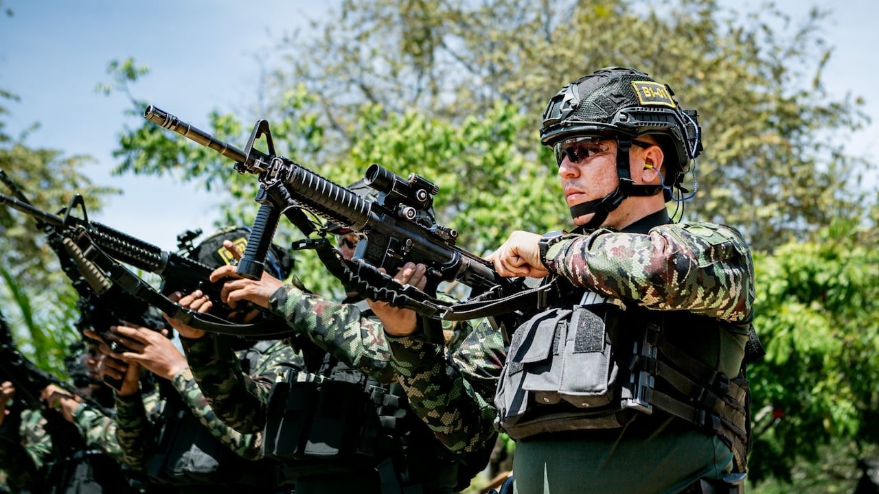 De acuerdo con las Fuerzas Militares, la operación representa un importante golpe “contra una de las principales estructuras criminales del suroccidente del país”.