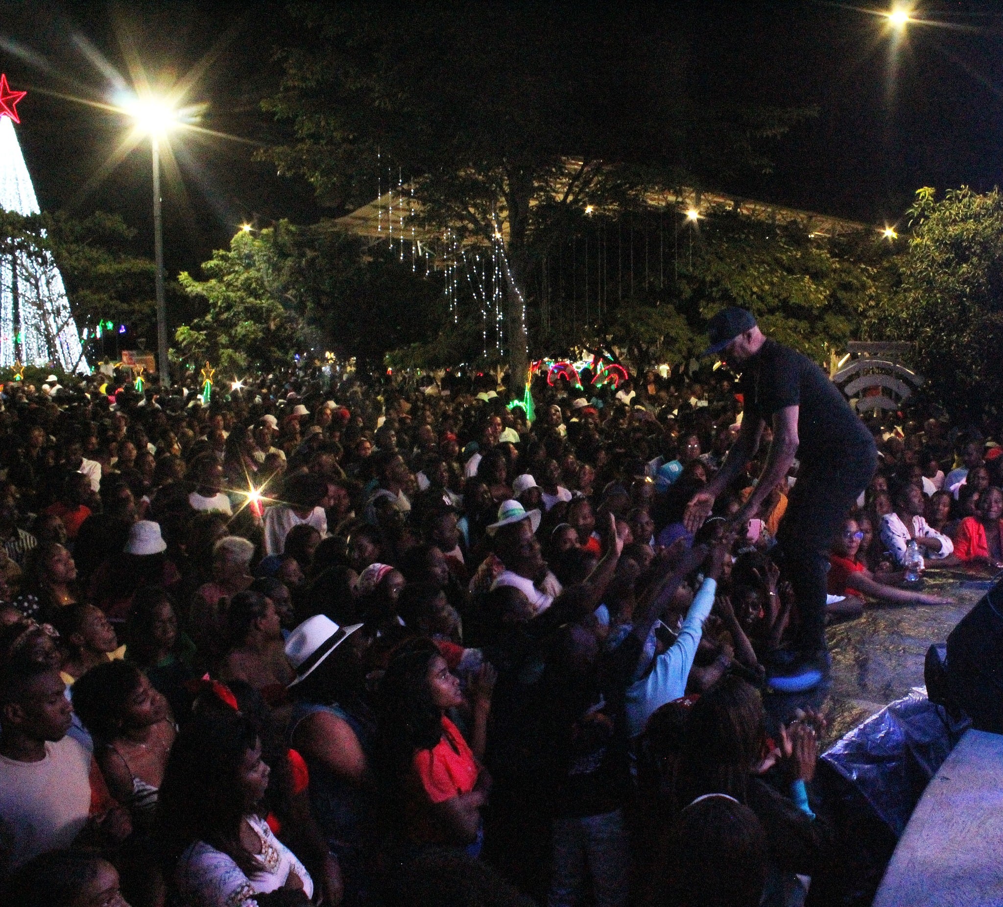 La celebración se extenderá hasta el martes.