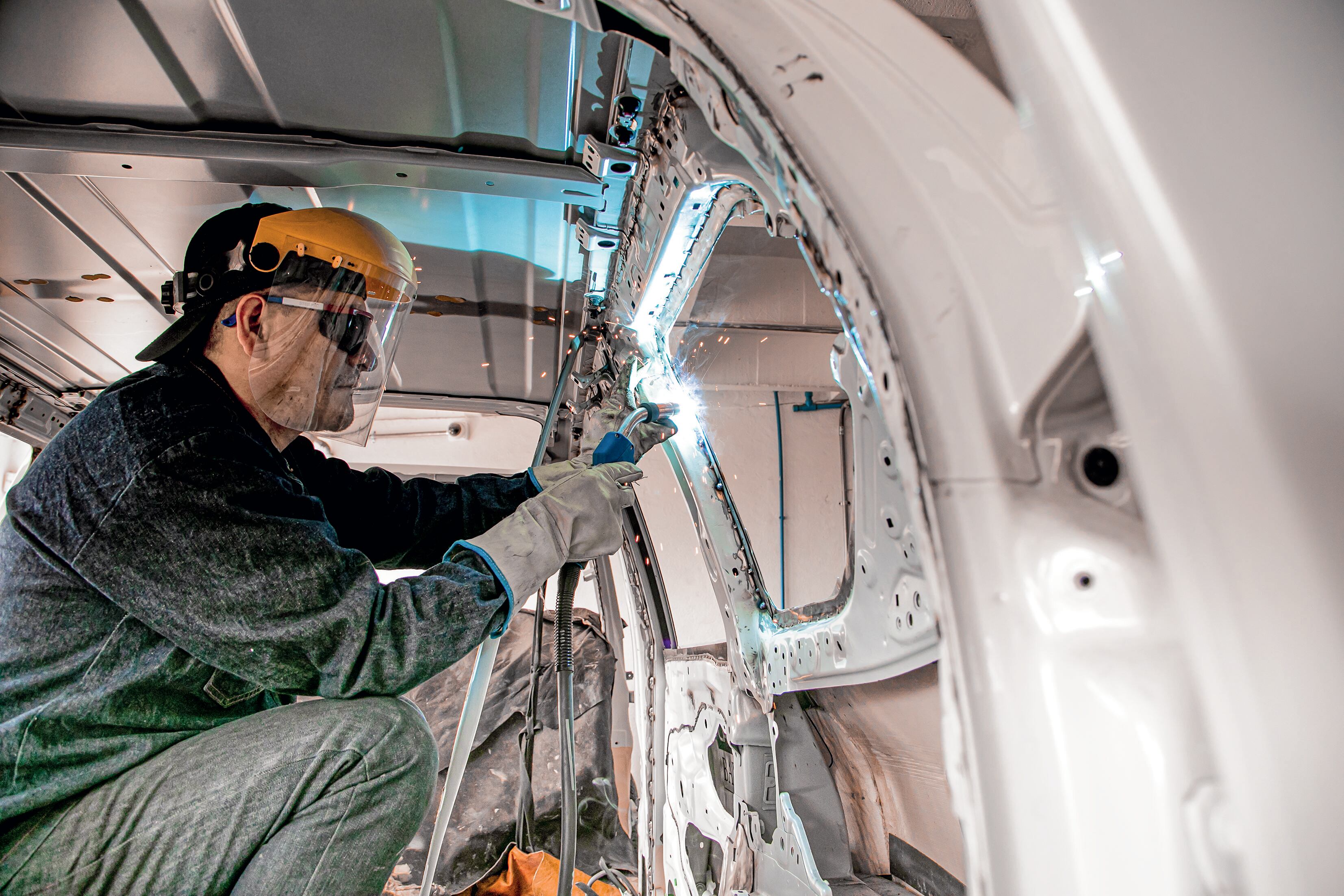 Los materiales que se usan en el blindaje de un carro deben cumplir con  estándares de seguridad y calidad.